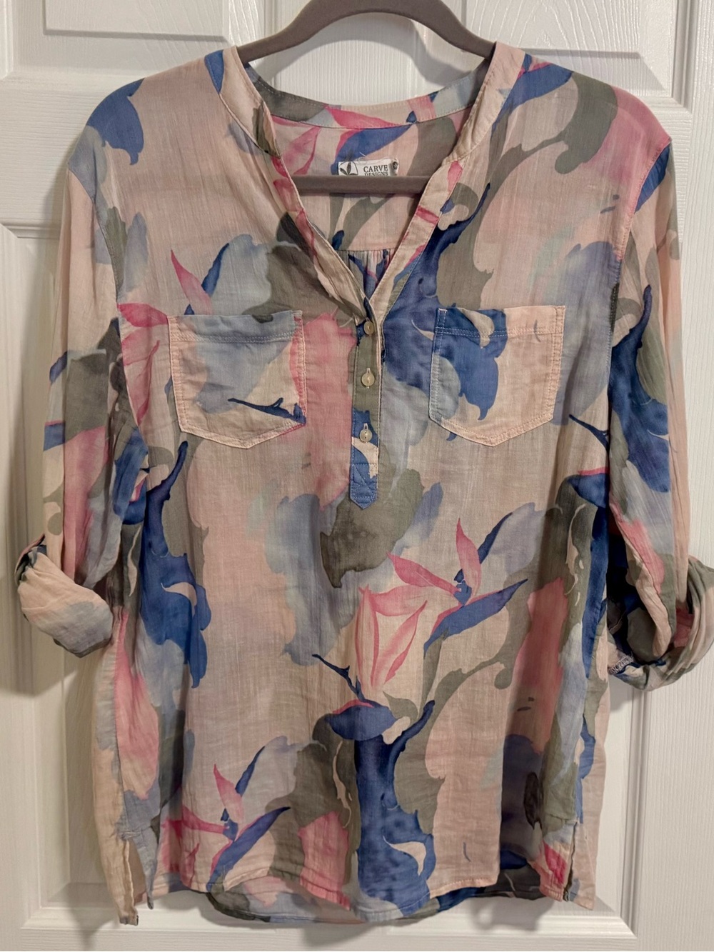 Carve Designs Lightweight Floral Tunic in Pink, Blue & Gray M